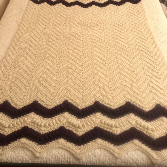 Handmade Deep Purple & Ivory Throw - Picture 2 of 6